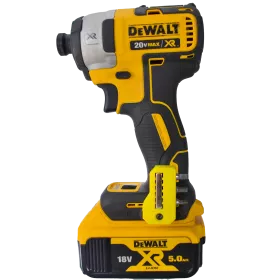 MAGNETYCZNY UCHWYT NA BITY 90° DO NARZĘDZI DEWALT XR i FLEXVOLT + ŚRUBKA
